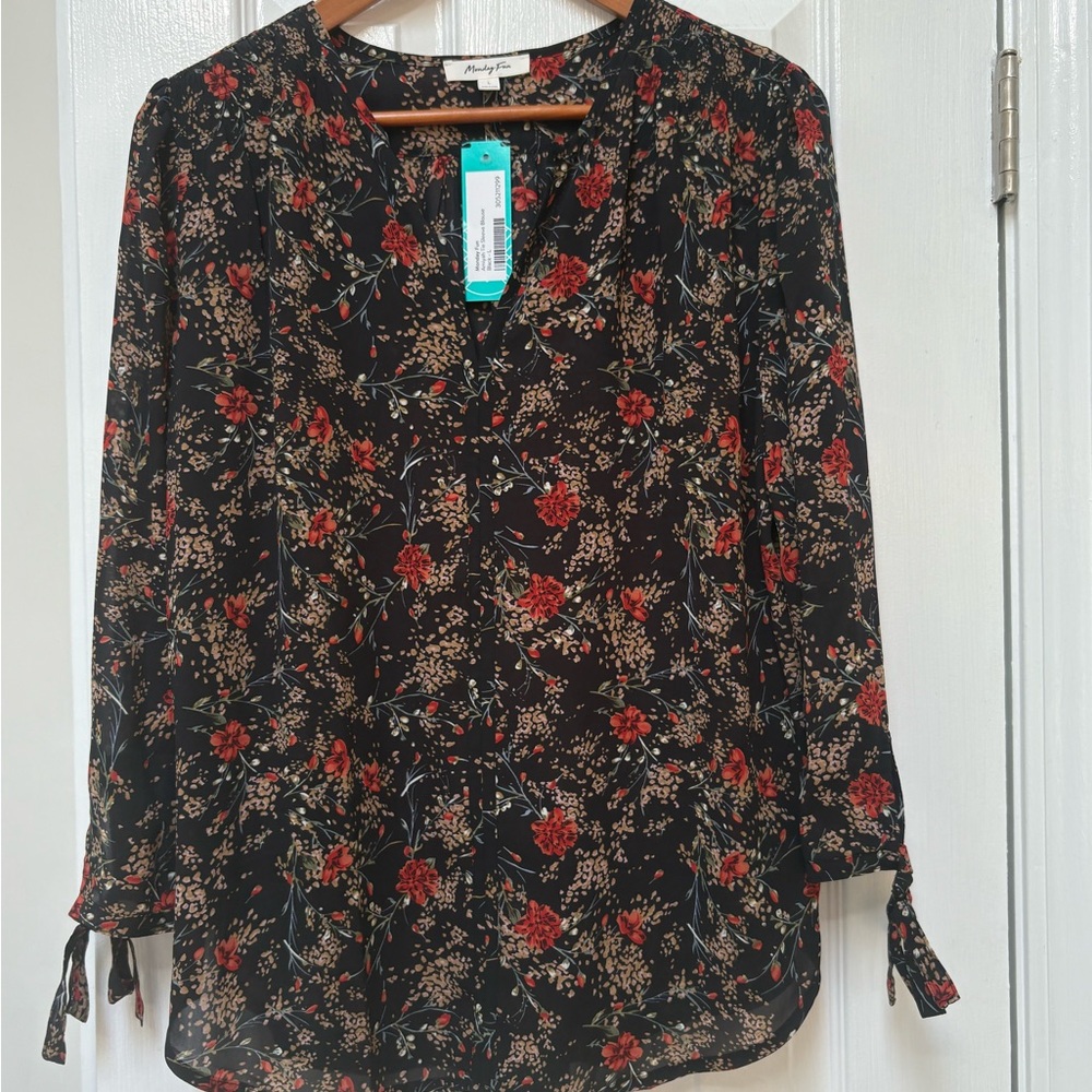 Black and Red 3/4 Sleeve Blouse